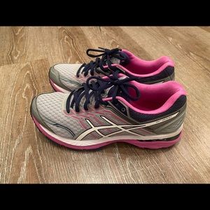 ASICS GT-2000 women’s size 9 new just tried on